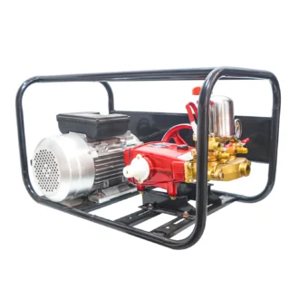 Bili HTP sprayer pump coupled with a JX80 engine on a chassis PSB 16/C/JX80